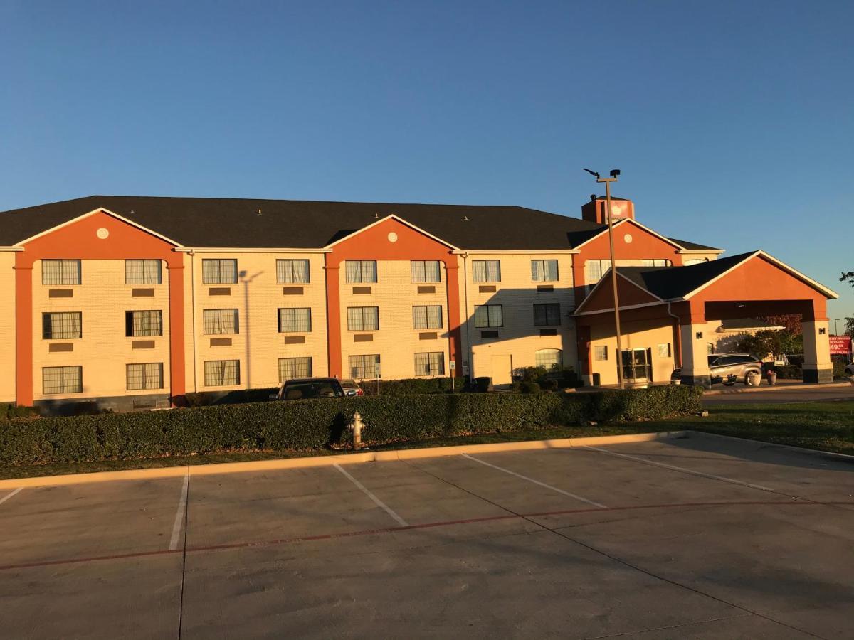 Quality Inn And Suites Fort Worth Exterior photo